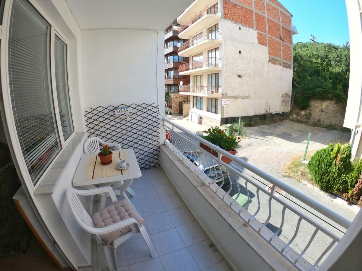 Apartment In St. Vlas With Terrace Sveti Vlas Exterior photo